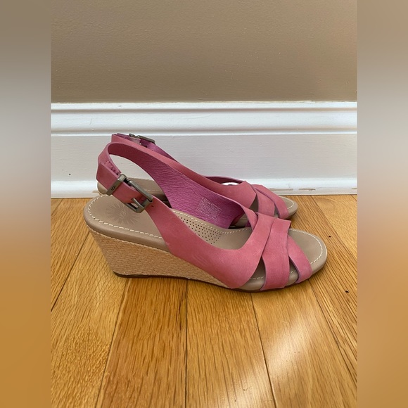 Ugg pink heels sandals size 6.5 - Picture 2 of 4